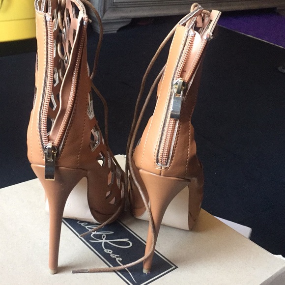 Heels👠 - Picture 3 of 3